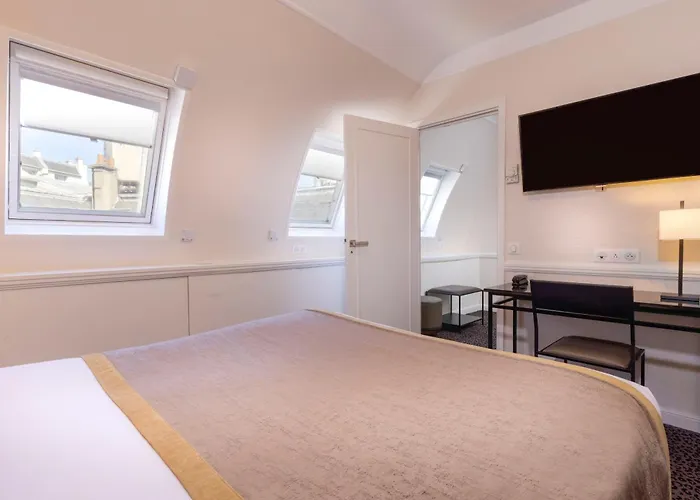 Elysees Union Hotel 3*