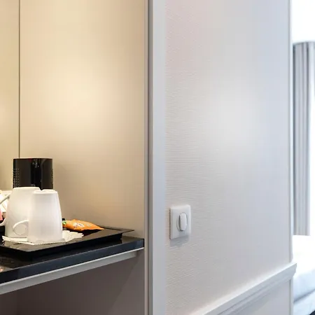 Hotel Elysées Union 3*